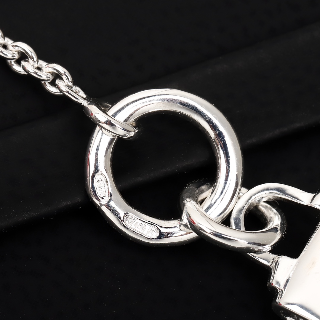 [TOP] HERMES Kelly Amulette Necklace-Sliver