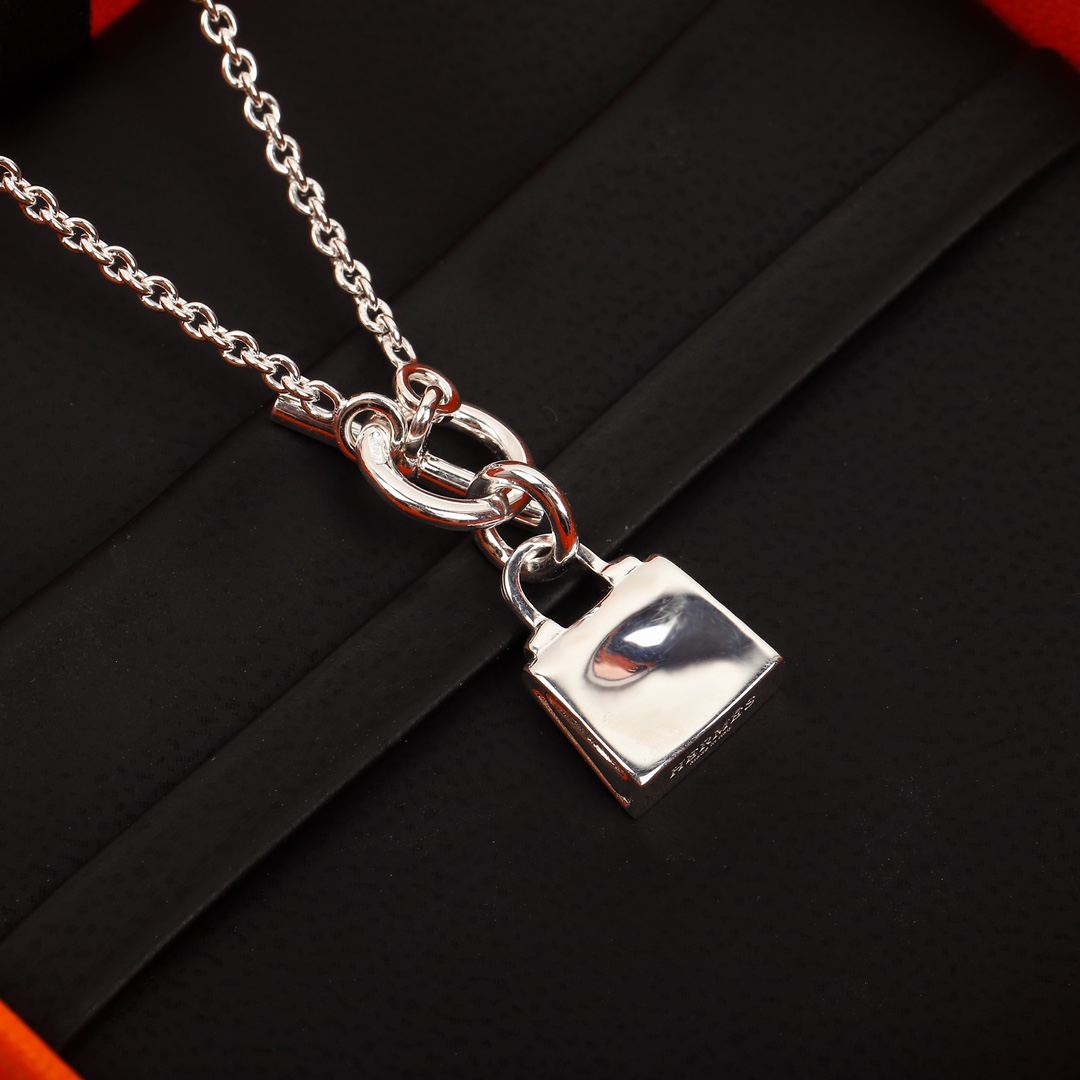[TOP] HERMES Kelly Amulette Necklace-Sliver