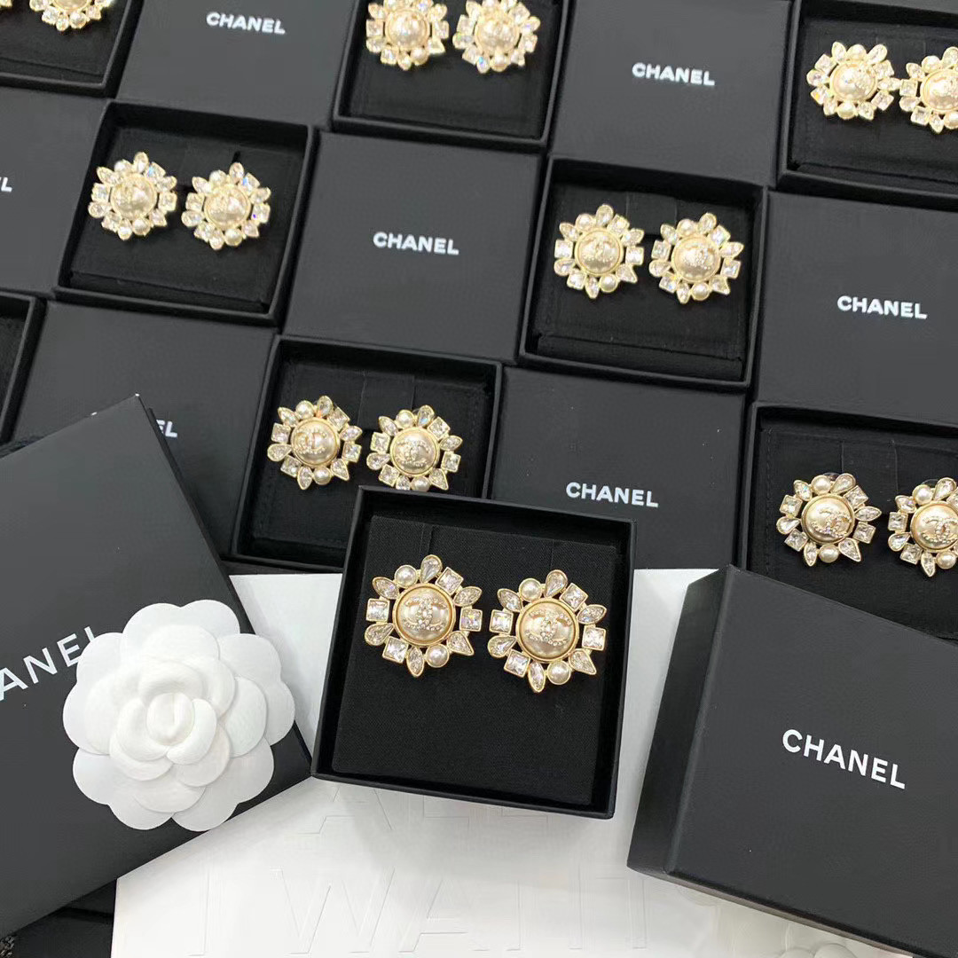 [TOP] CHANEL Sunflower Earrings