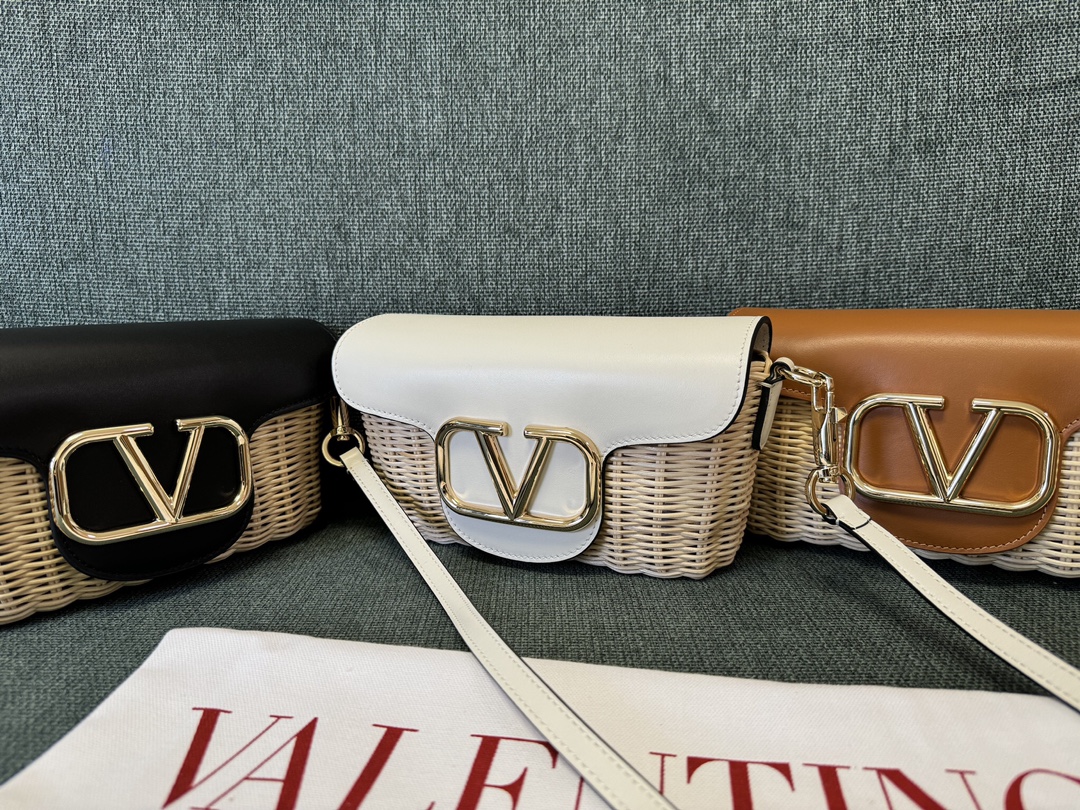 [TOP] VALENTINO Garavani Loco VLOGO Flap Straw Shoulder Bag 21.5x10x 6cm -3 Colors