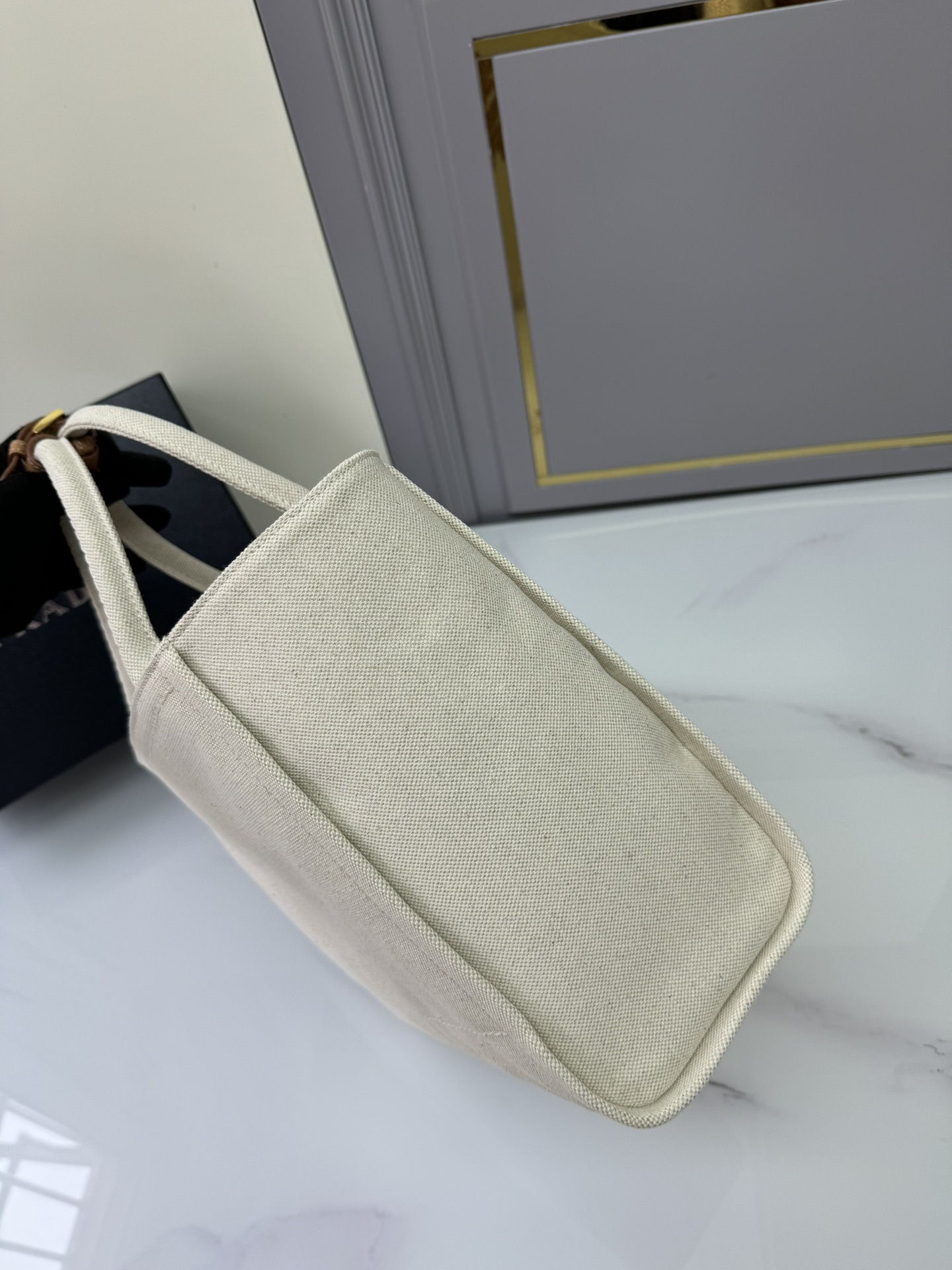 [TOP] PRADA Logo-Detailed Tote Bag 31Ｘ25Ｘ14CM - Beige