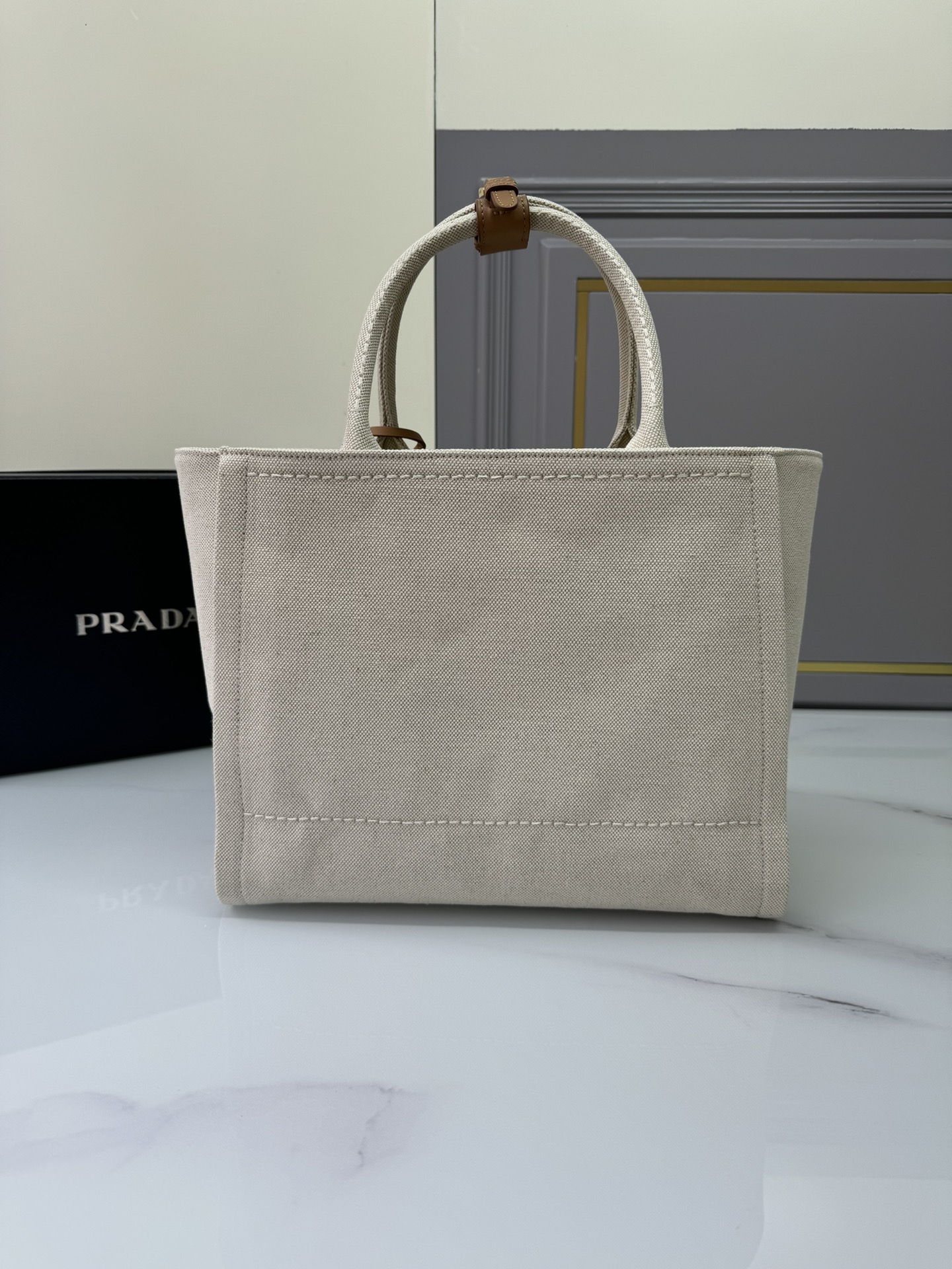 [TOP] PRADA Logo-Detailed Tote Bag 31Ｘ25Ｘ14CM - Beige