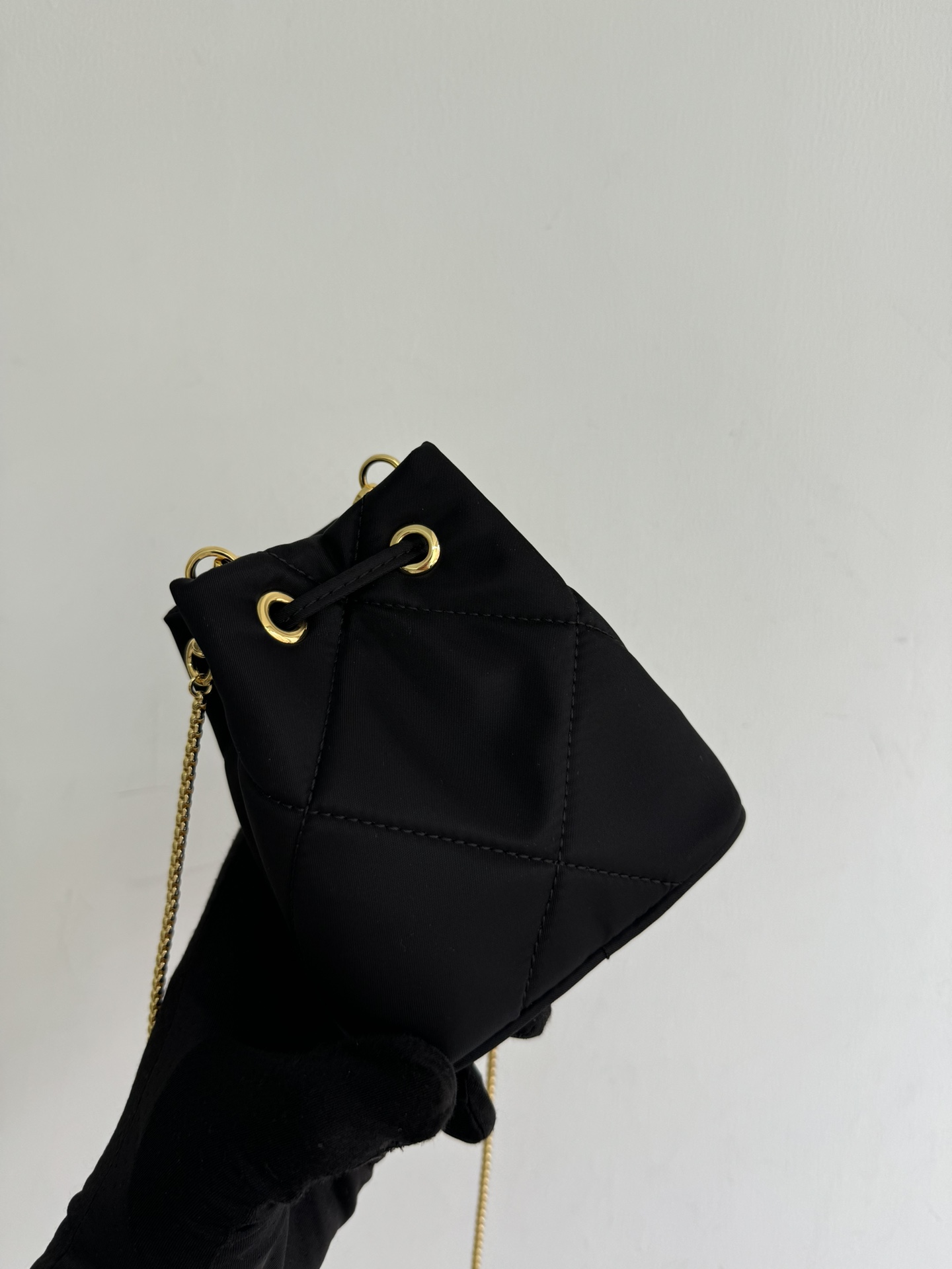 [TOP] PRADA Re-Nylon Mini-Pouch 10 x 12 x 7 cm- Black