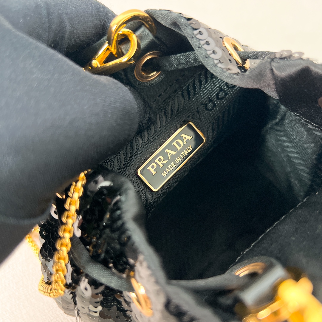 [TOP] PRADA Sequined Satin Mini-Pouch 10 x 12 x 7 cm- Black