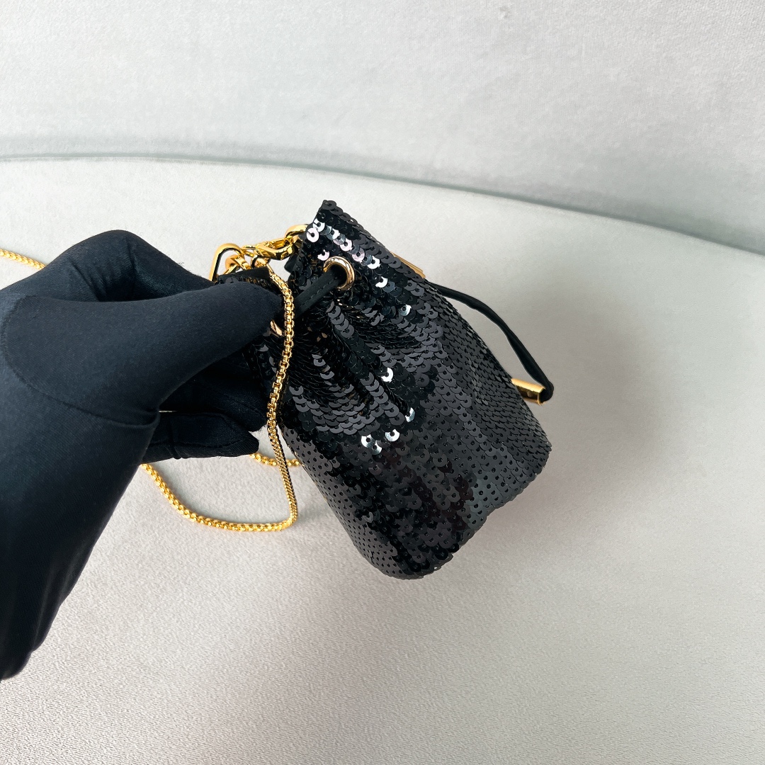 [TOP] PRADA Sequined Satin Mini-Pouch 10 x 12 x 7 cm- Black