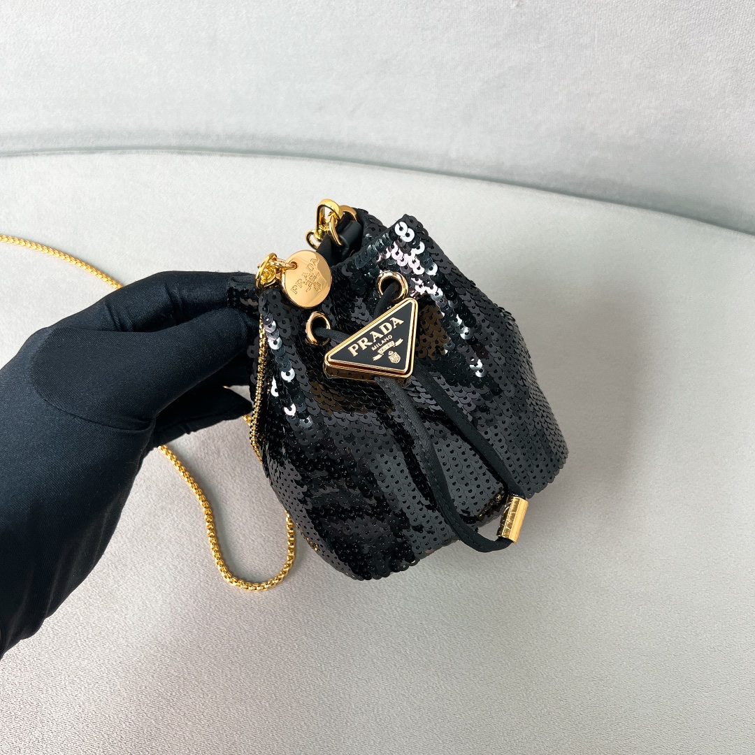[TOP] PRADA Sequined Satin Mini-Pouch 10 x 12 x 7 cm- Black