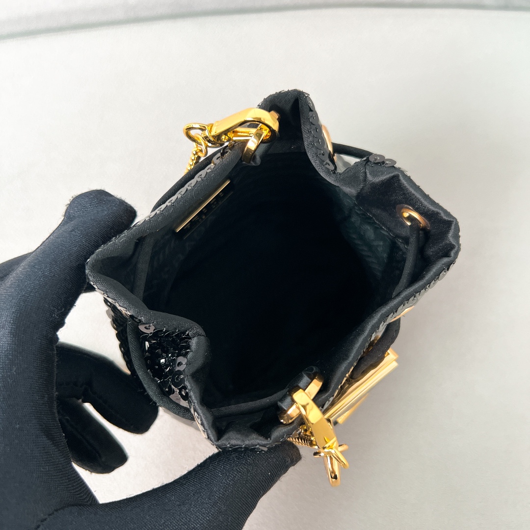 [TOP] PRADA Sequined Satin Mini-Pouch 10 x 12 x 7 cm- Black
