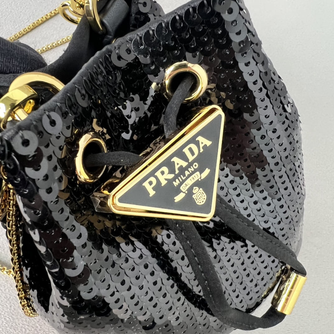 [TOP] PRADA Sequined Satin Mini-Pouch 10 x 12 x 7 cm- Black