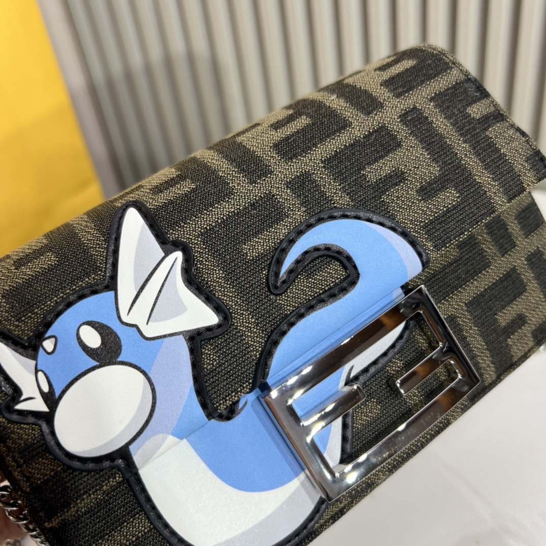 [TOP] FENDI x FRGMT x Pokémon FF Baguette Bag 20x13x5cm - Brown