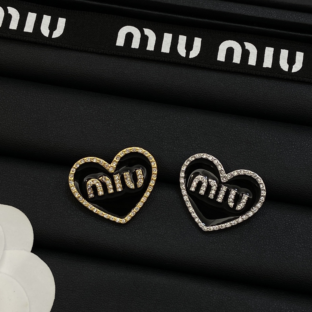 [TOP] Miu Miu Heart Brooch-4 Colors