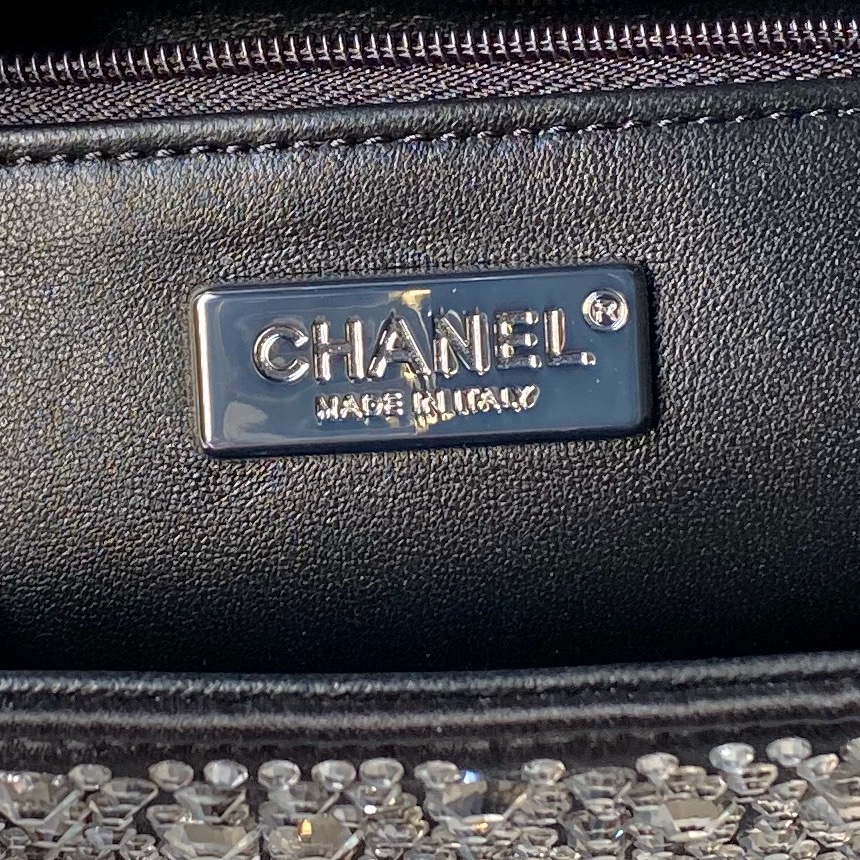 [TOP] CHANEL Flab Bag with Diamonds 20cm - Black