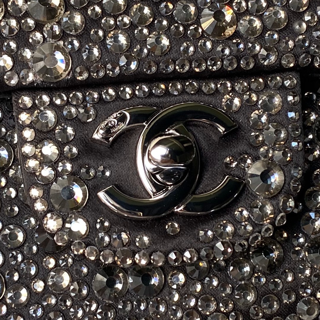 [TOP] CHANEL Flab Bag with Diamonds 20cm - Black