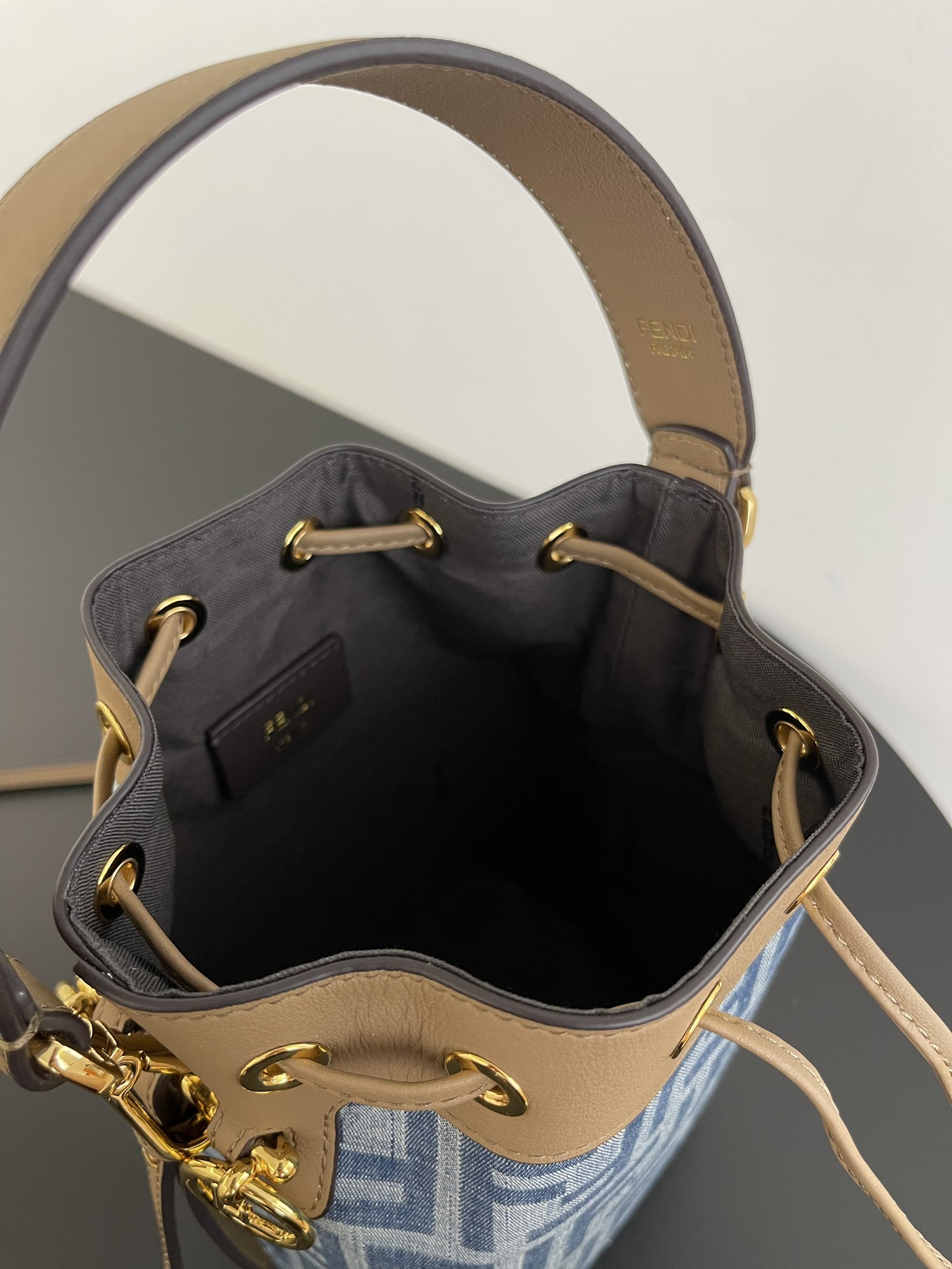 [TOP] FENDI Mon Tresor Bucket Bag 18x12x10cm - Denim