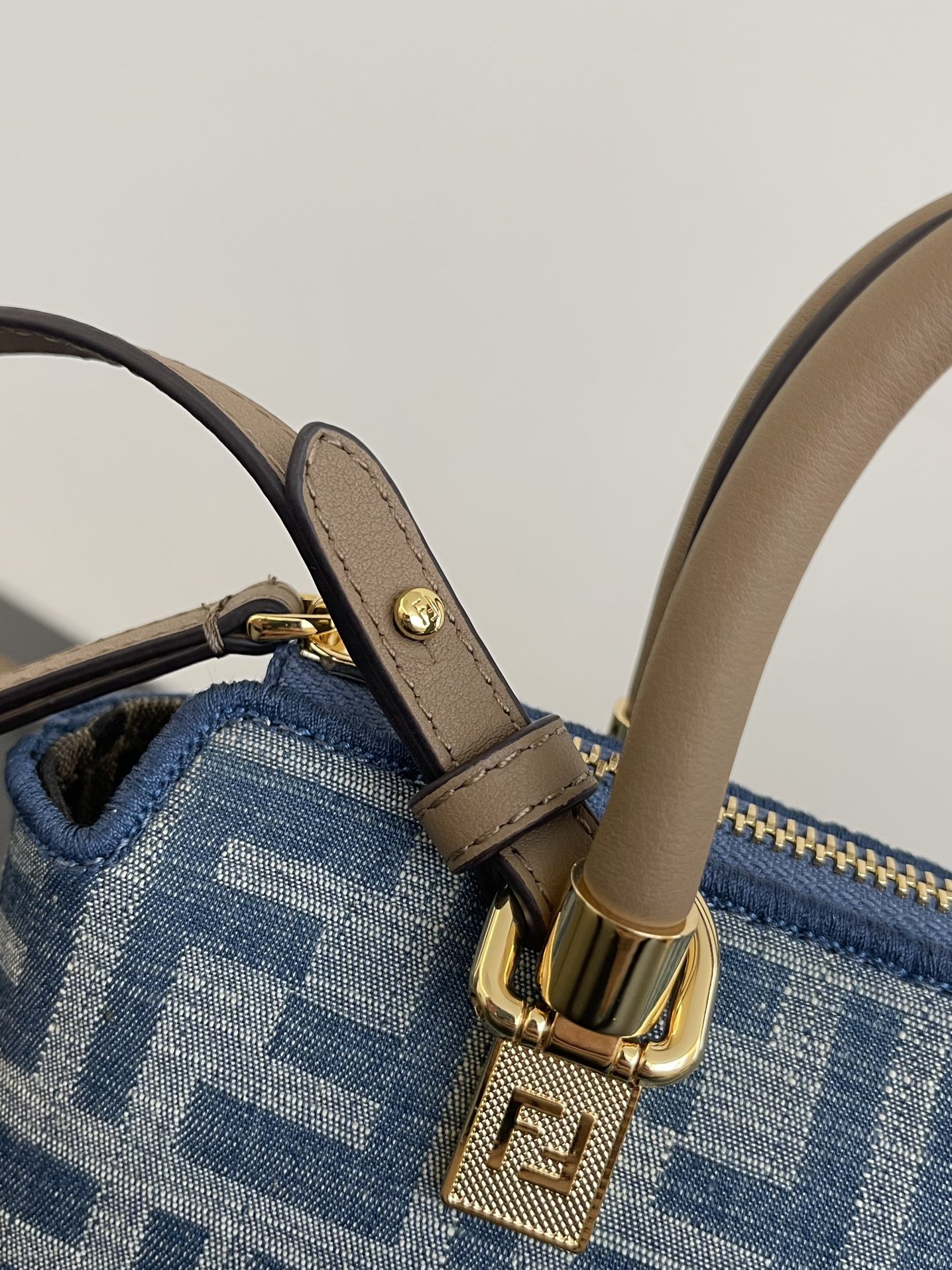 [TOP] FENDI Boston By The Way Bag 17.5x18x8cm - Denim