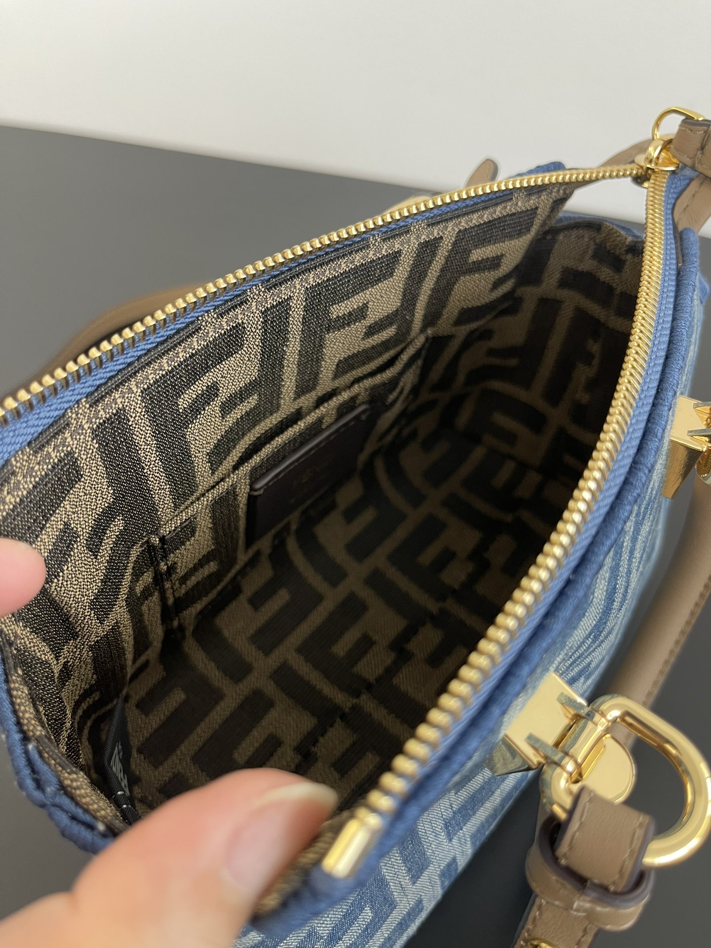 [TOP] FENDI Boston By The Way Bag 17.5x18x8cm - Denim