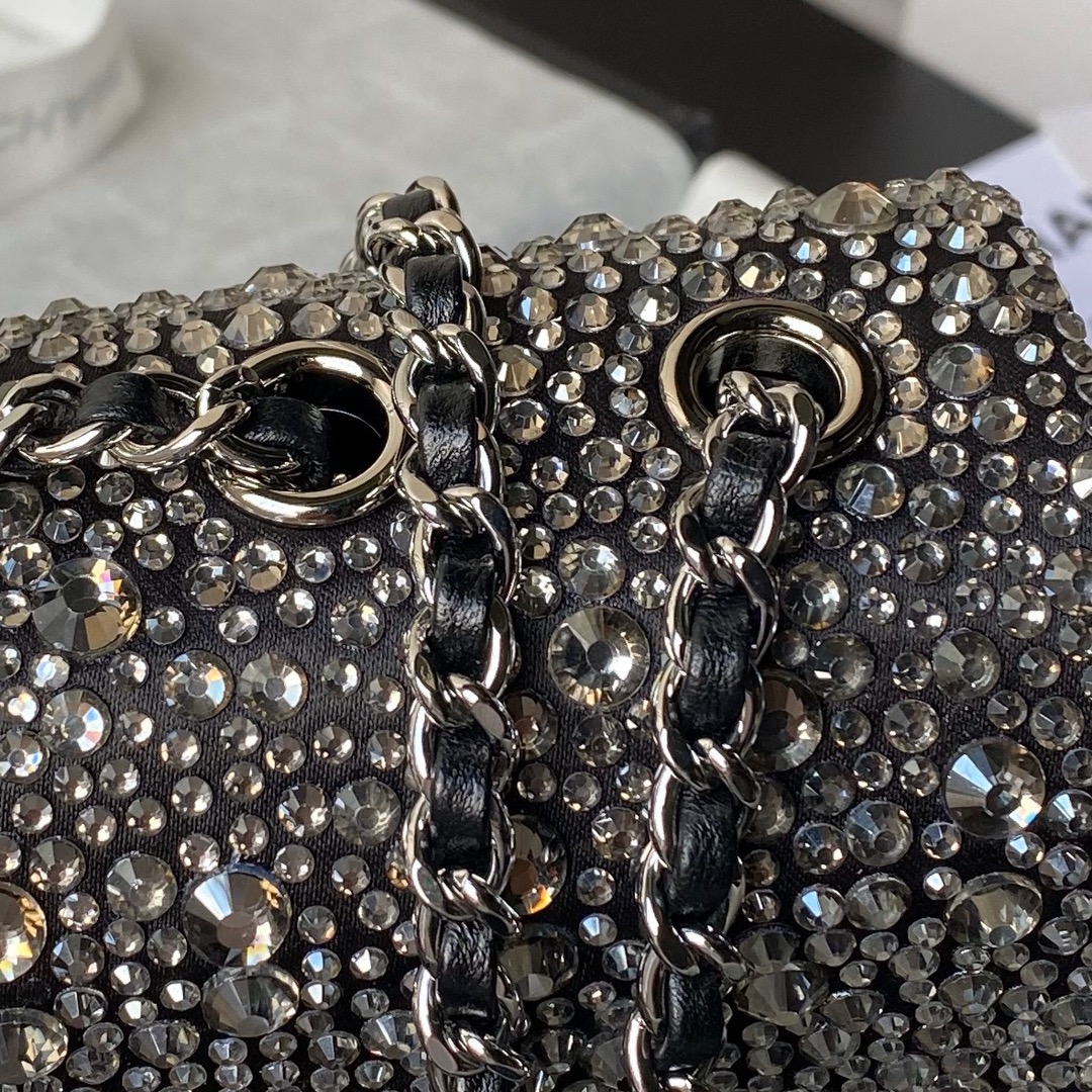 [TOP] CHANEL Flab Bag with Diamonds 20cm - Black