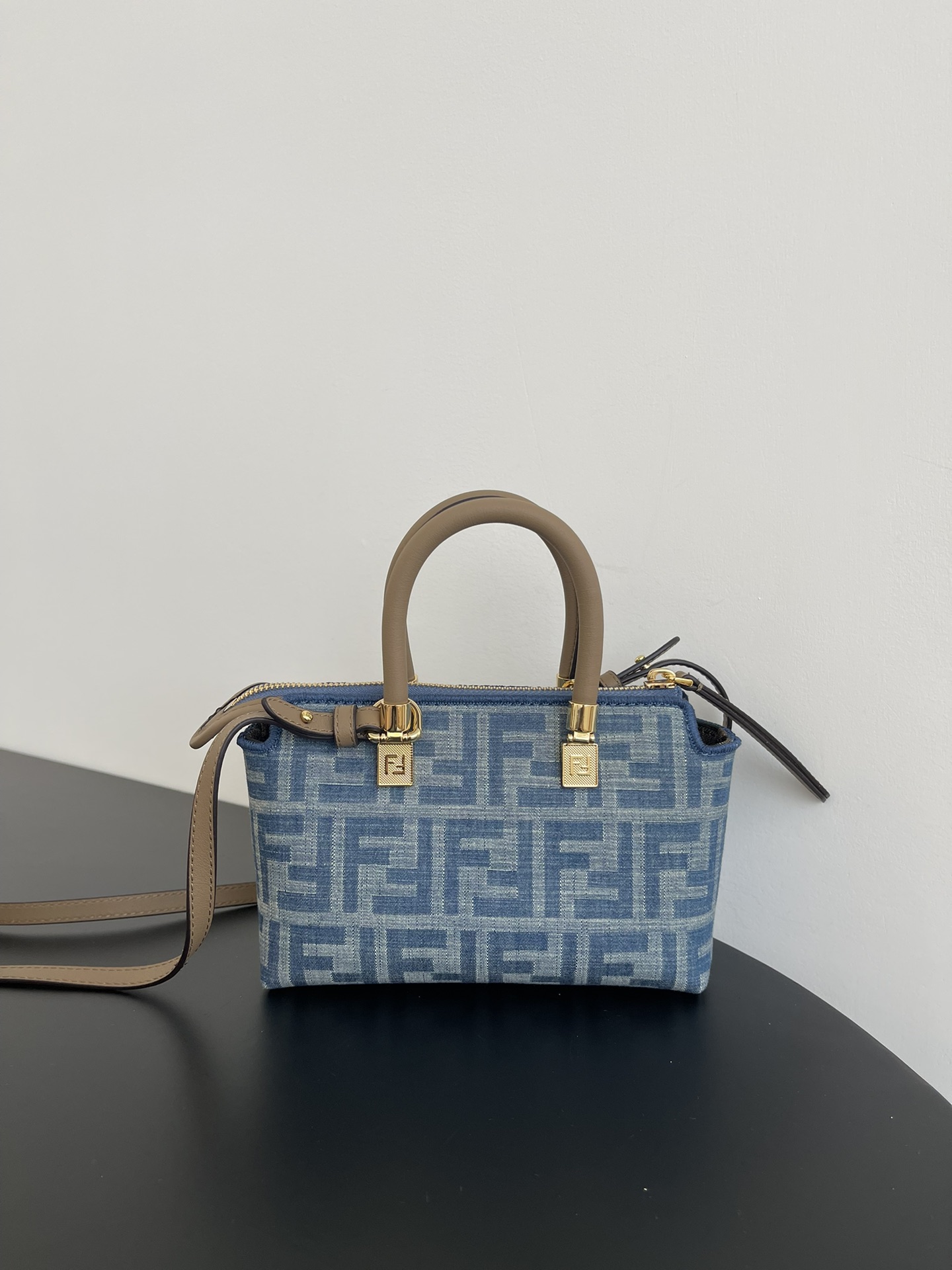 [TOP] FENDI Boston By The Way Bag 17.5x18x8cm - Denim