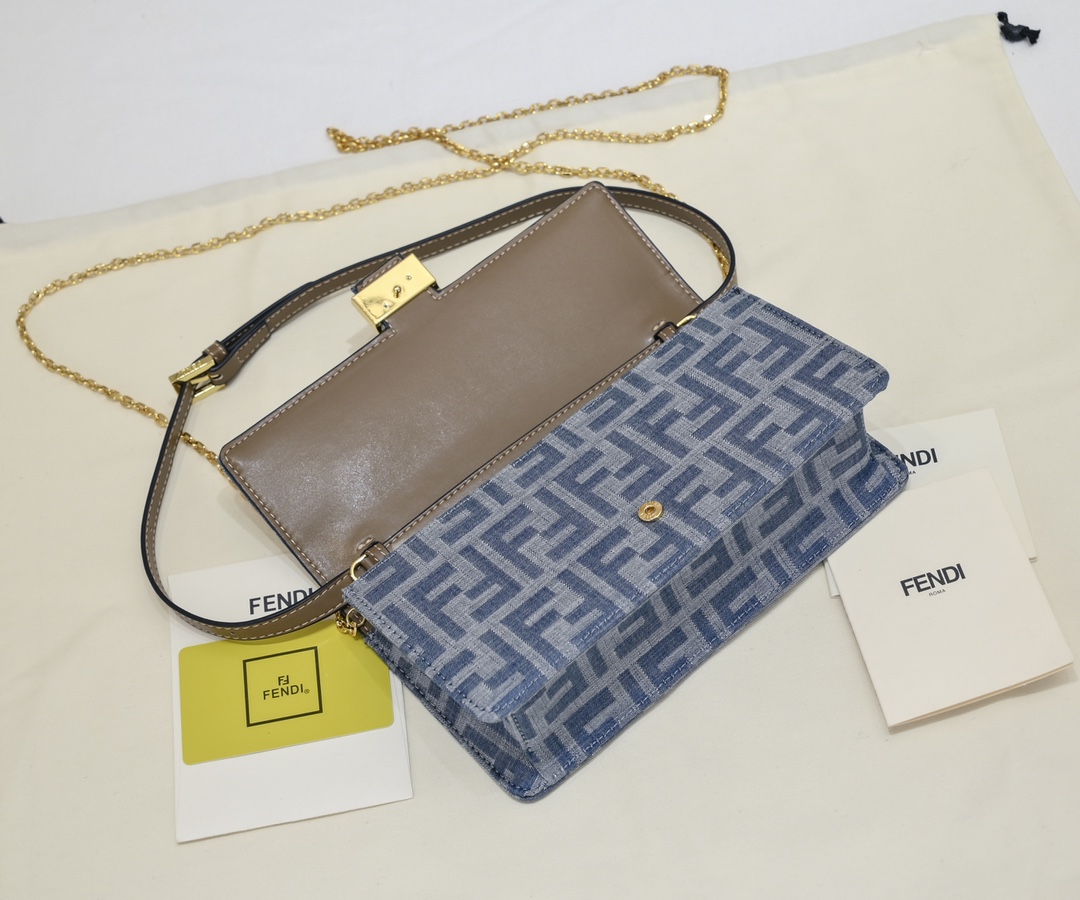 [TOP] FENDI FF Baguette Bag 21x5x11.5cm - Denim
