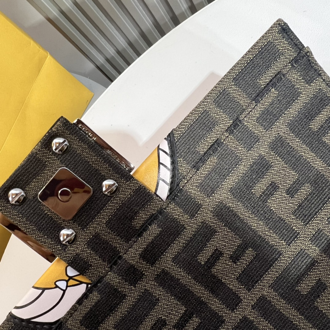 [TOP] FENDI x FRGMT x Pokémon FF Baguette Bag 27x15x6cm - Brown