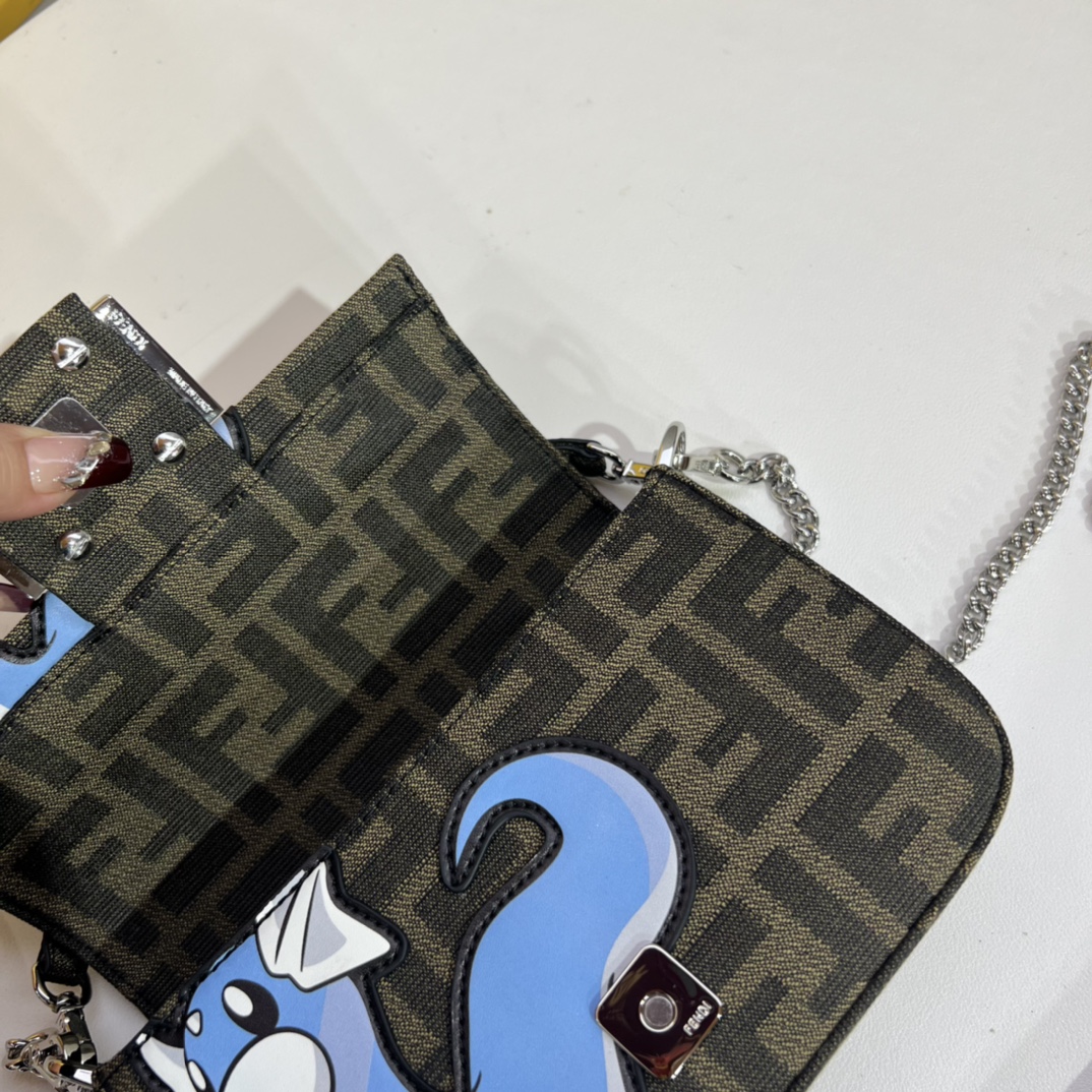 [TOP] FENDI x FRGMT x Pokémon FF Baguette Bag 20x13x5cm - Brown