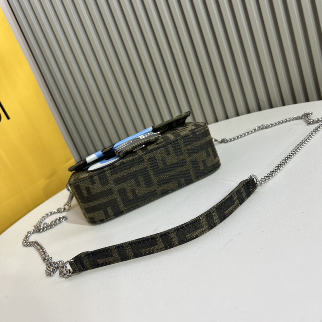 [TOP] FENDI x FRGMT x Pokémon FF Baguette Bag 20x13x5cm - Brown