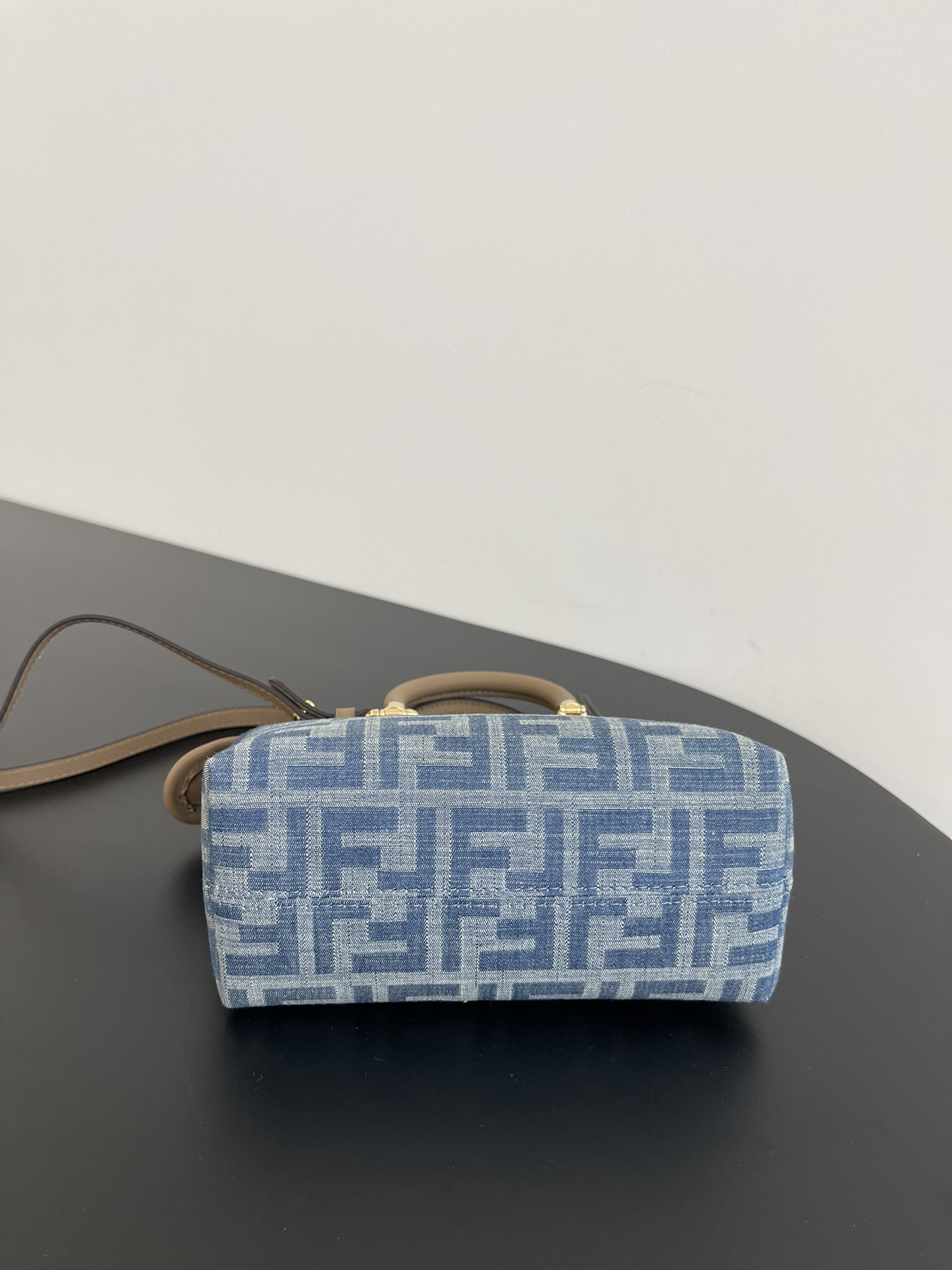 [TOP] FENDI Boston By The Way Bag 17.5x18x8cm - Denim