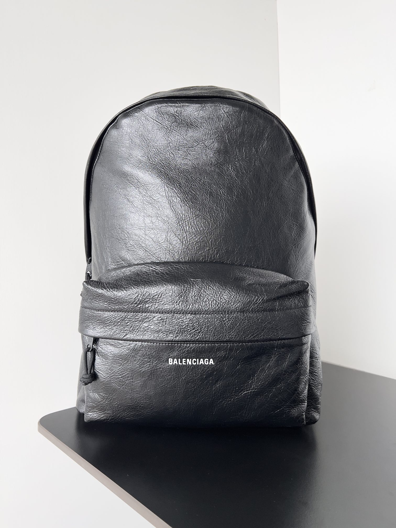 [TOP] BALENCIAGA Explorer Leather Backpack 34.8 x 47 x 19.8 cm-Black