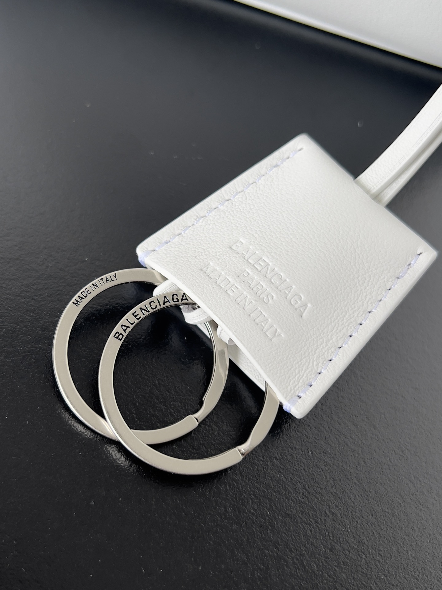 [TOP] BALENCIAGA Rodeo Bag  22.8 x 9.9 x 8.3 cm/28.9 x 20 x 9.9 cm/35 x 23.3 x 10.9 cm/39.8 x 29.9 x 12.9 cm - White&SHW