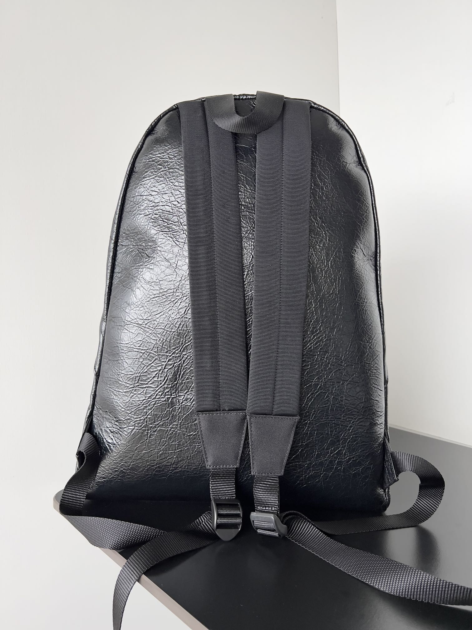 [TOP] BALENCIAGA Explorer Leather Backpack 34.8 x 47 x 19.8 cm-Black