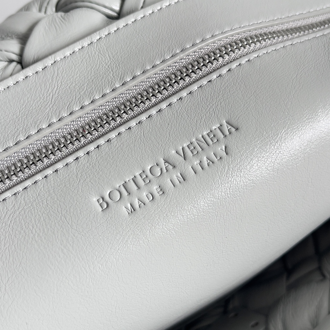 [TOP] Bottega Veneta BV Wrinkled Cowhide Woven Bag