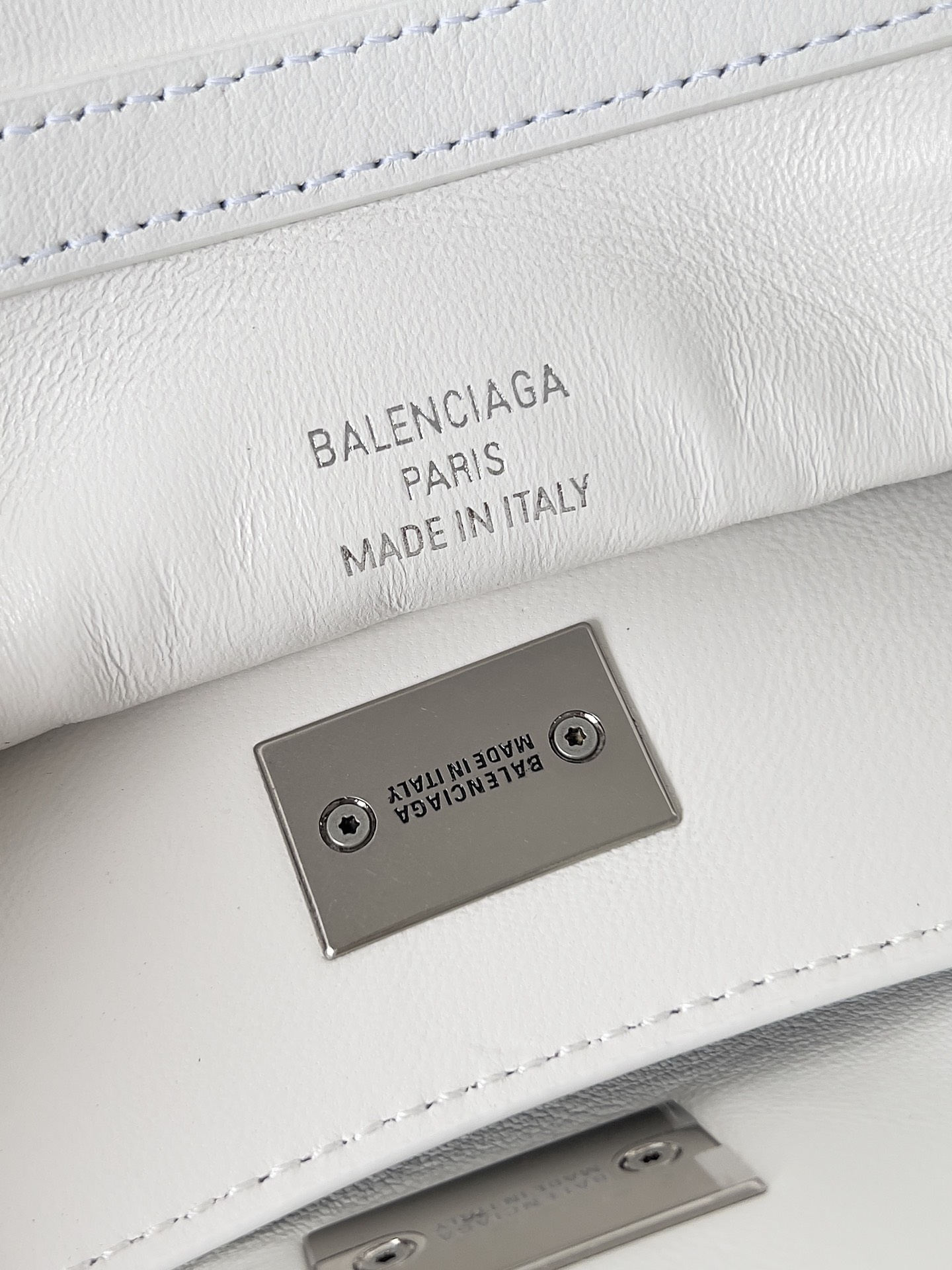 [TOP] BALENCIAGA Rodeo Bag  22.8 x 9.9 x 8.3 cm/28.9 x 20 x 9.9 cm/35 x 23.3 x 10.9 cm/39.8 x 29.9 x 12.9 cm - White&SHW