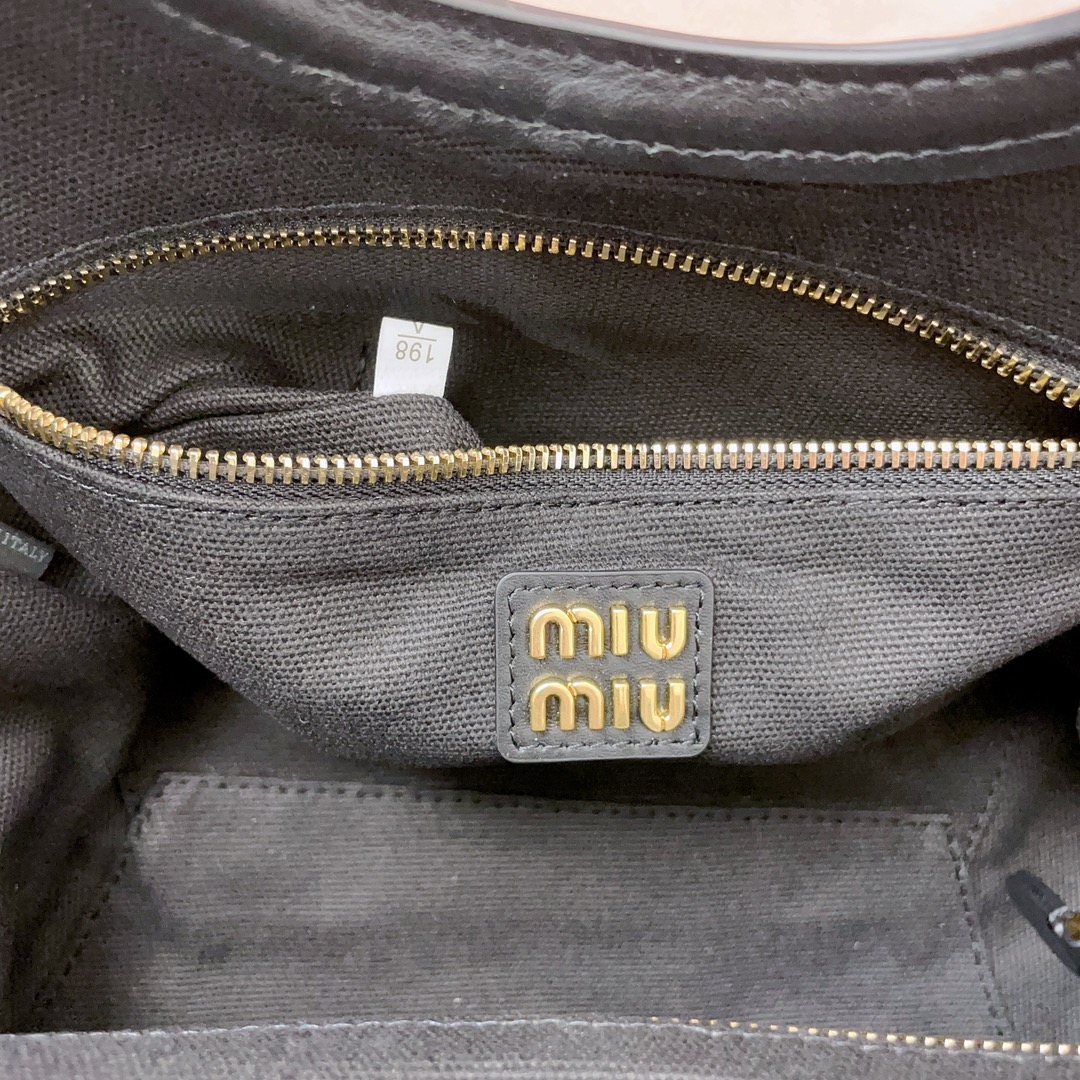[TOP] Miu Miu Isedan Limited Tote Package 22X 14X11cm - 3 Colour