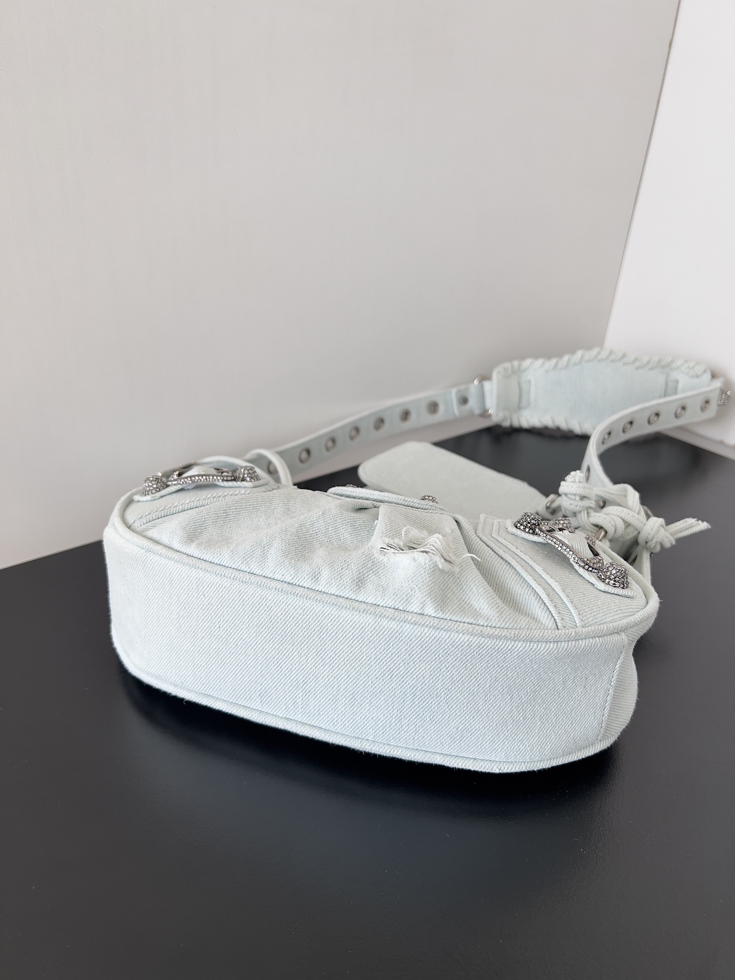 [TOP] BALENCIAGA Le Cagole Bag Small 25.9 x 16.0 x 9.9 cm -White