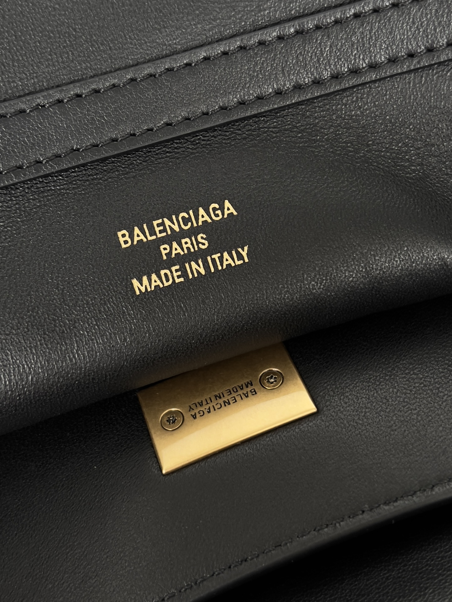 [TOP] BALENCIAGA Rodeo Bag 22.8 x 9.9 x 8.3 cm/28.9 x 20 x 9.9 cm/35 x 23.3 x 10.9 cm/39.8 x 29.9 x 12.9 cm - Black&GHW