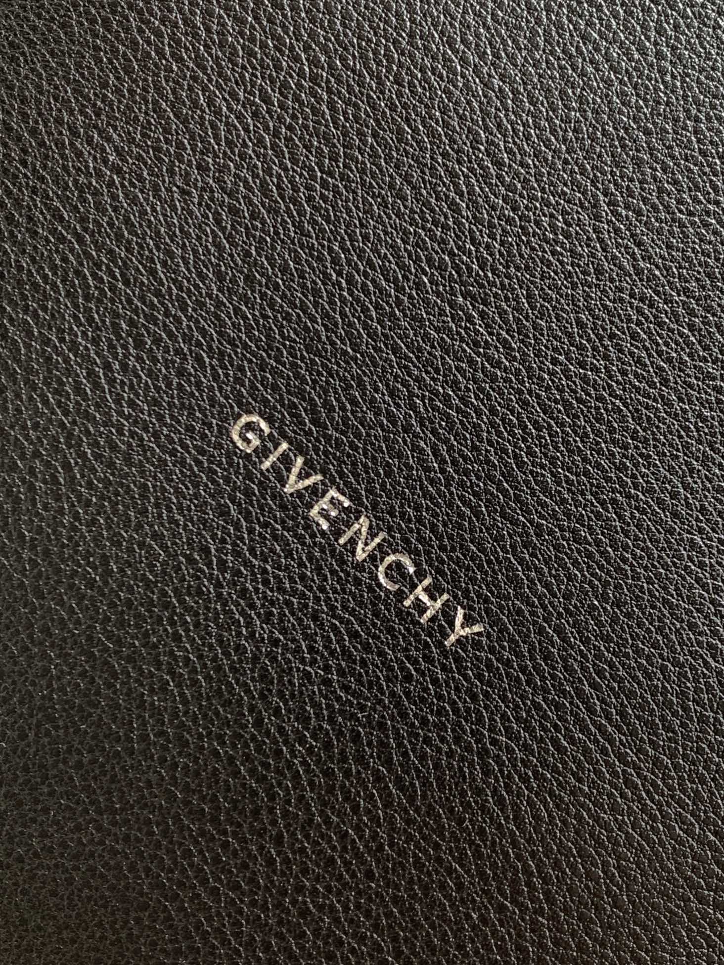 [Top] GIVENCHY Voyou Medium Bag 40 x 27 x 6.5 cm -Black