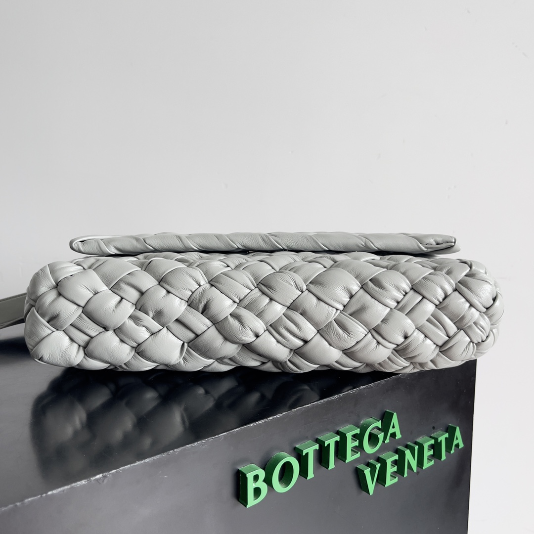 [TOP] Bottega Veneta BV Wrinkled Cowhide Woven Bag