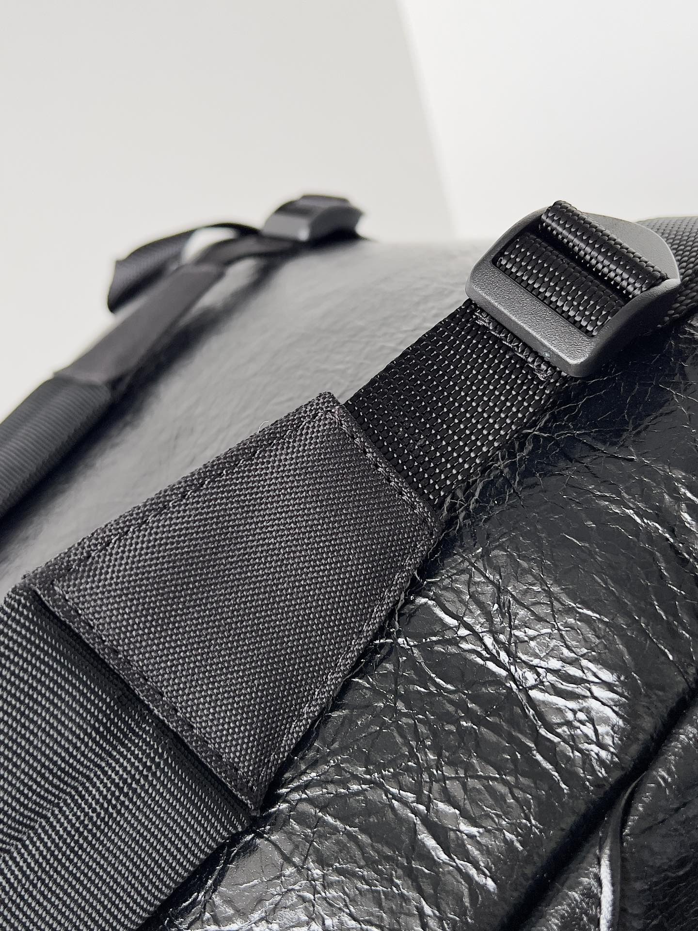 [TOP] BALENCIAGA Explorer Leather Backpack 34.8 x 47 x 19.8 cm-Black