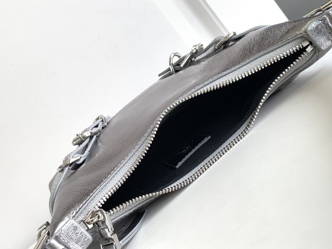 [Top] GIVENCHY Voyou Mini Bag Lychee Pattern 24 x 18 x 3.5 cm -Sliver