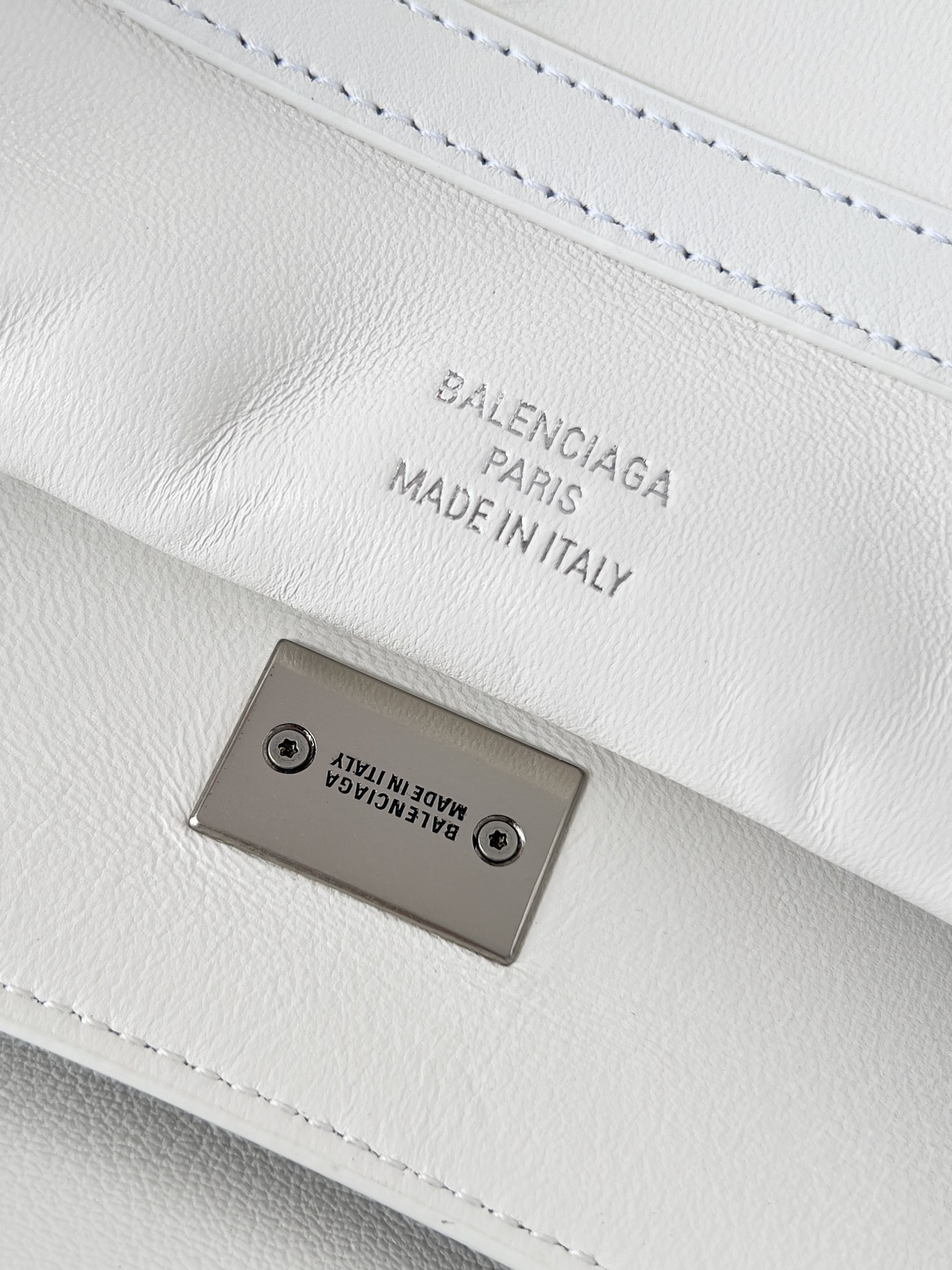 [TOP] BALENCIAGA Rodeo Bag  22.8 x 9.9 x 8.3 cm/28.9 x 20 x 9.9 cm/35 x 23.3 x 10.9 cm/39.8 x 29.9 x 12.9 cm - White&SHW