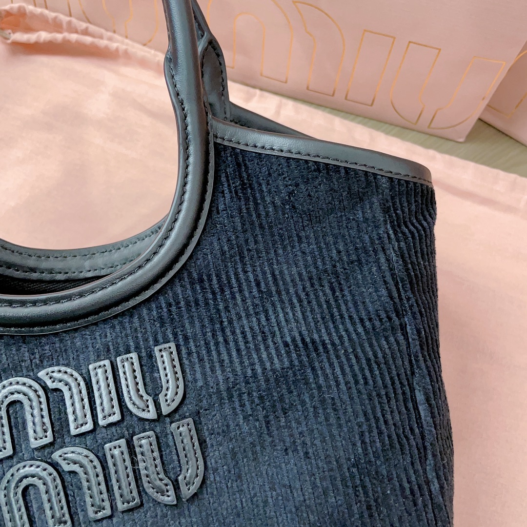 [TOP] Miu Miu Isedan Limited Tote Package 22X 14X11cm - 3 Colour