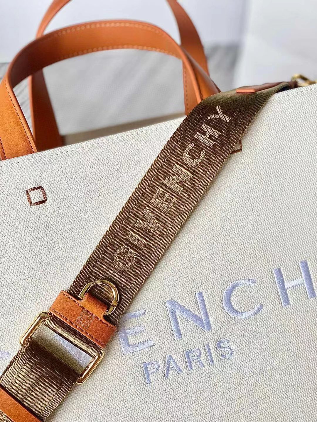 [Top] GIVENCHY G Tote Bag 19×8×16 cm/37×13×26 cm - White