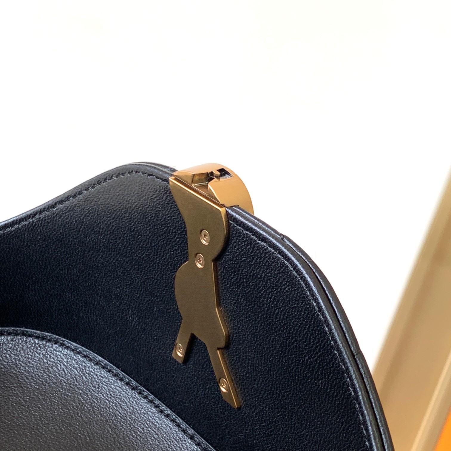 [TOP] Yves Saint Laurent YSL Lambskin Box Bag 19x15x8cm - Black & GHW/SHW