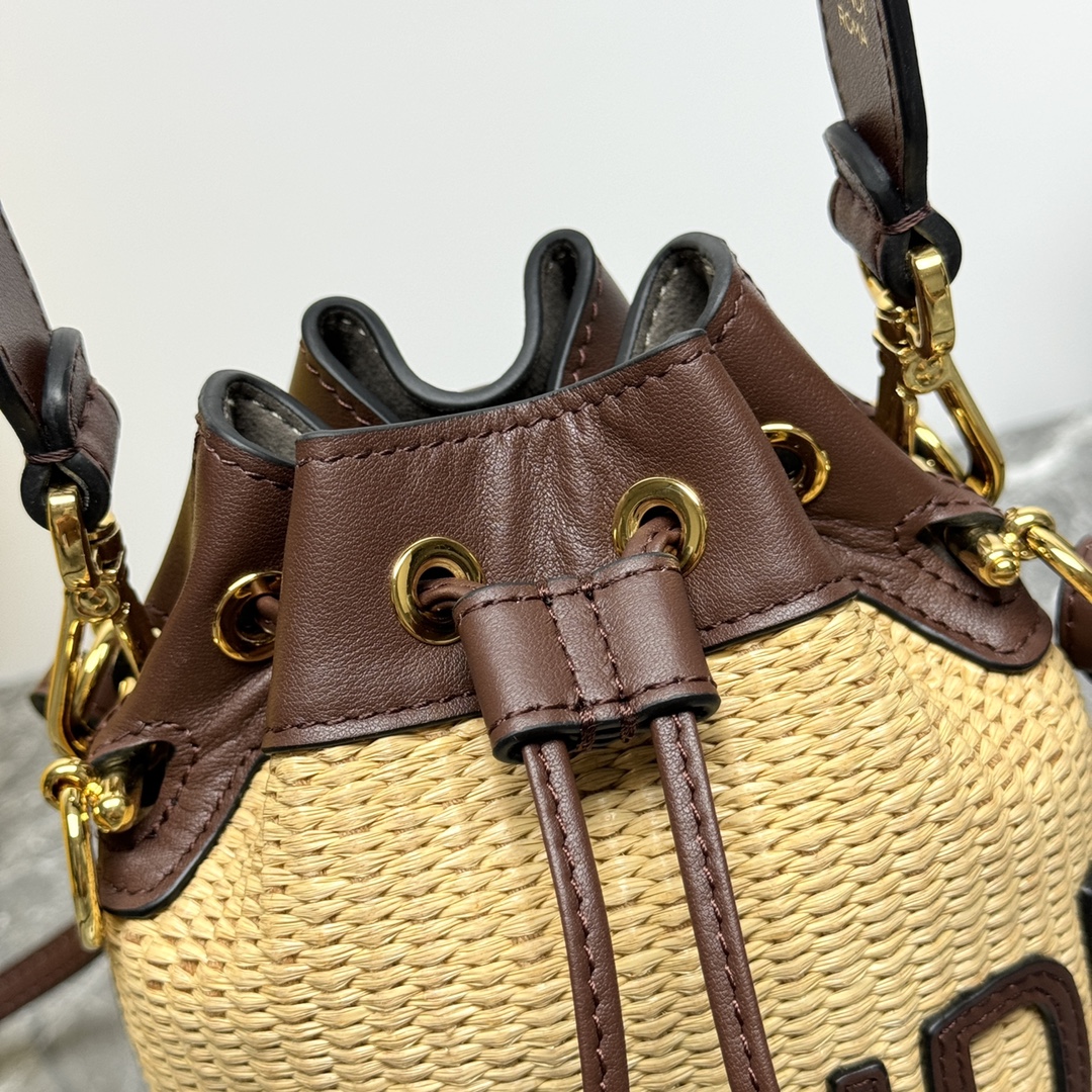 [TOP] FENDI Mon Tresor Bucket Bag 12x14x8cm