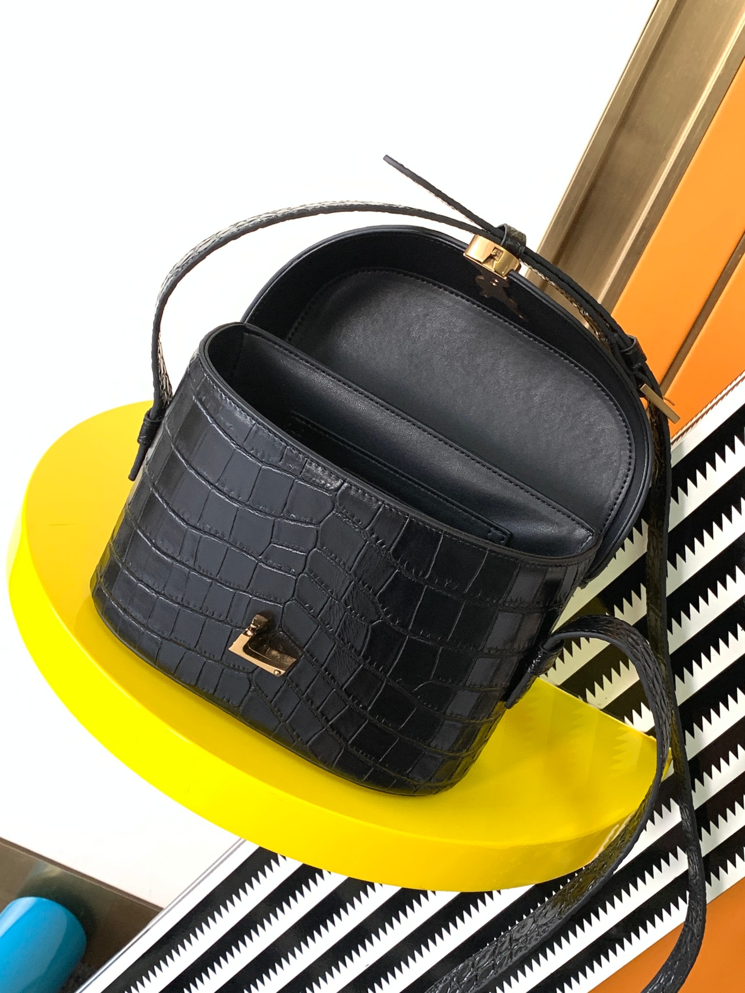 [TOP] Yves Saint Laurent YSL Cowhide Crocodile Pattern Box Bag 19x15x8cm - Black & GHW