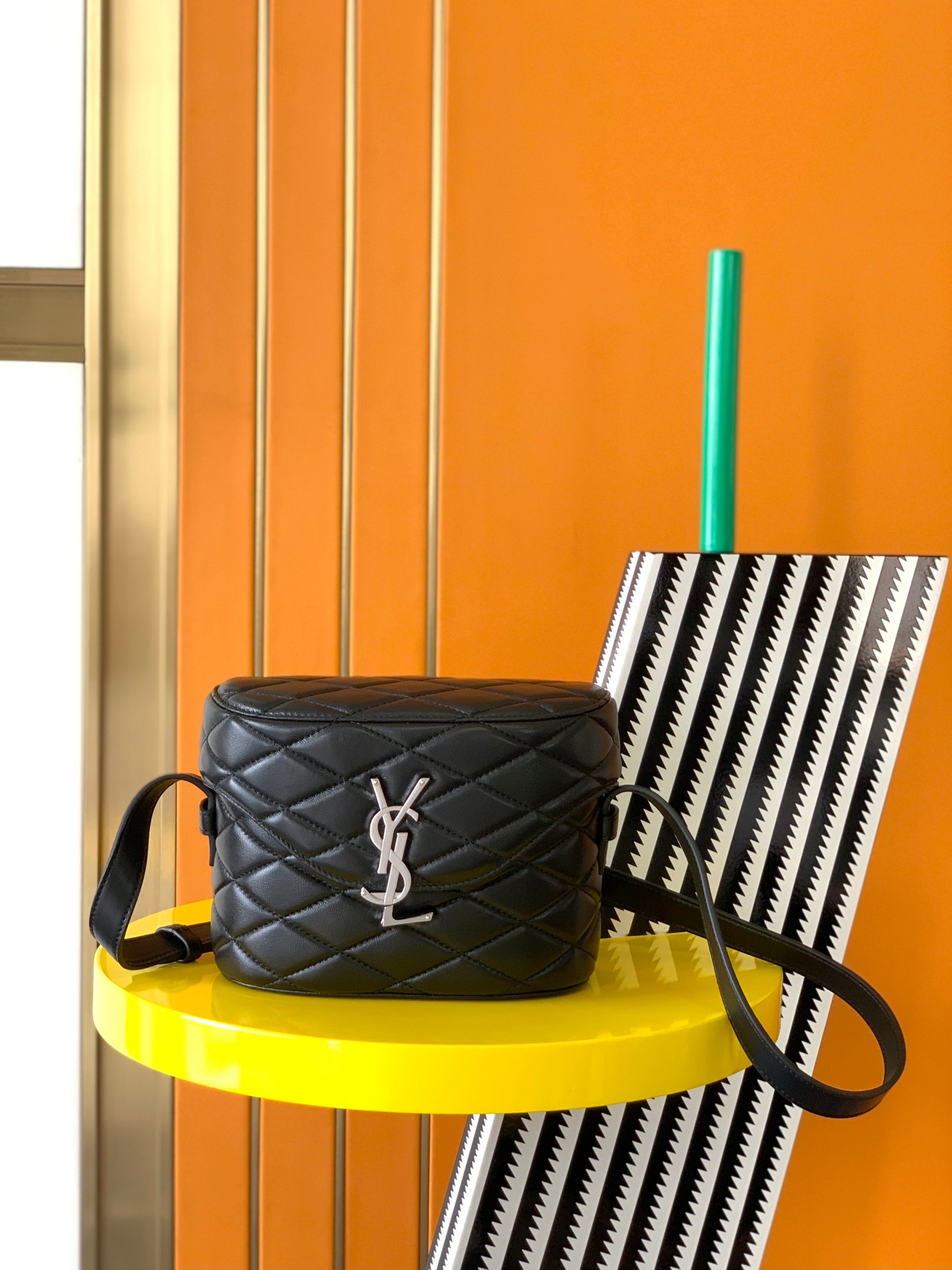 [TOP] Yves Saint Laurent YSL Lambskin Box Bag 19x15x8cm - Black & GHW/SHW