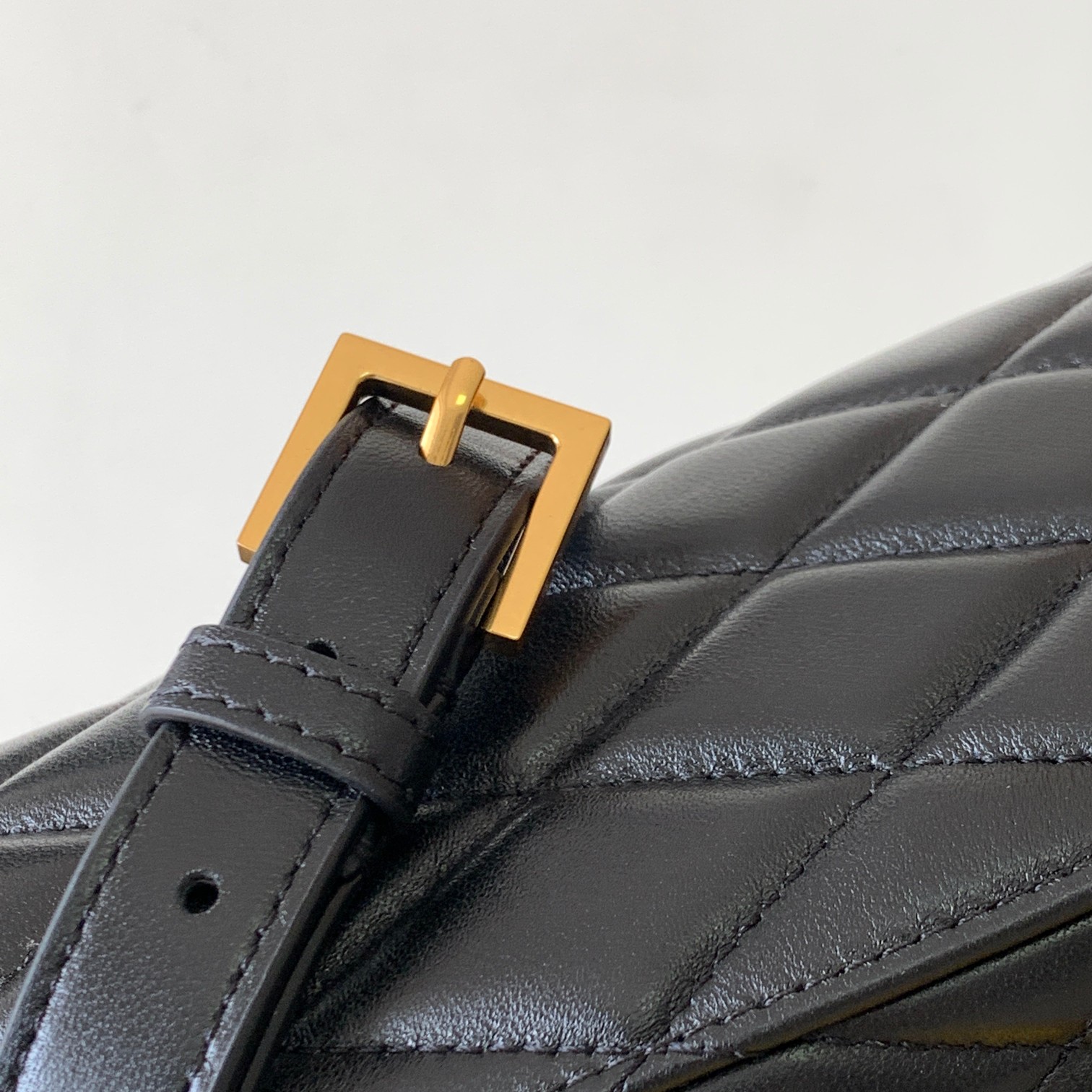 [TOP] Yves Saint Laurent YSL Lambskin Box Bag 19x15x8cm - Black & GHW/SHW