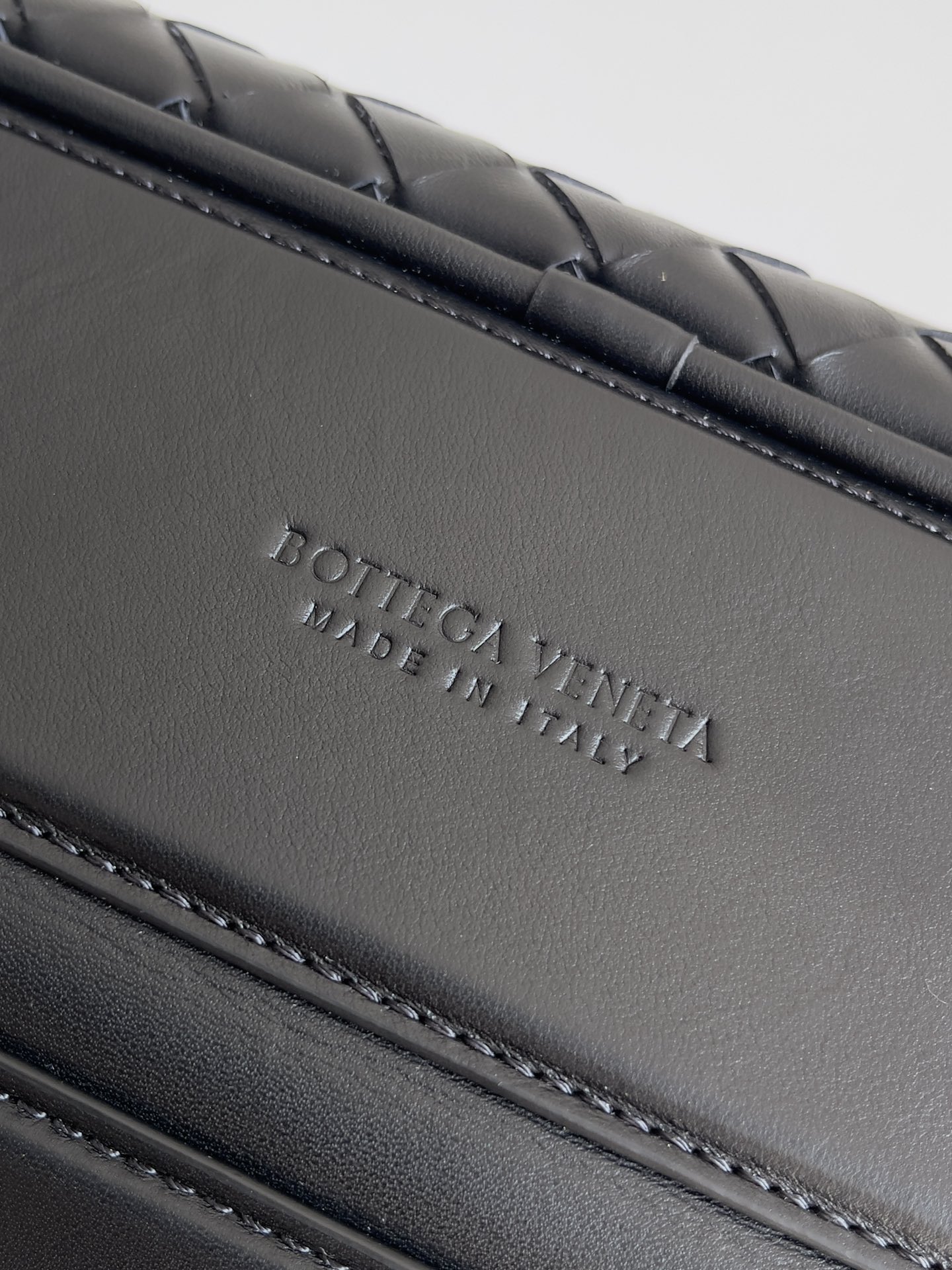 [TOP] Bottega Veneta BV Men's Travel Bag - Black