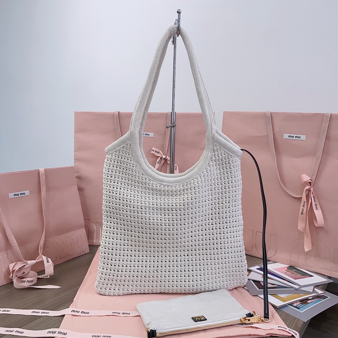 [TOP] Miu Miu Hollow Knit Tote Bag 35x40cm - White