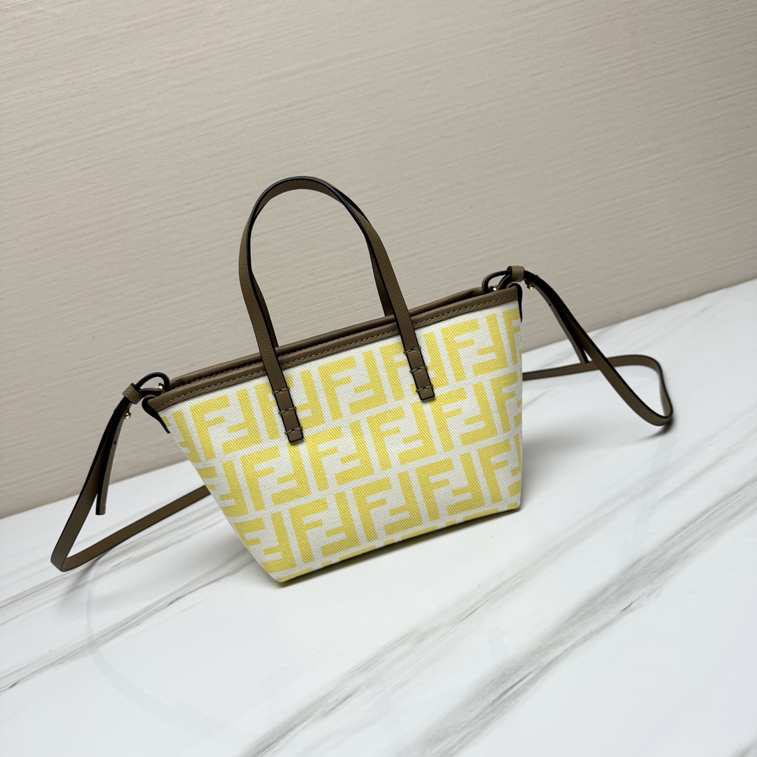 [TOP] FENDI Roll Bag 23x19.5x15cm - 4 Color