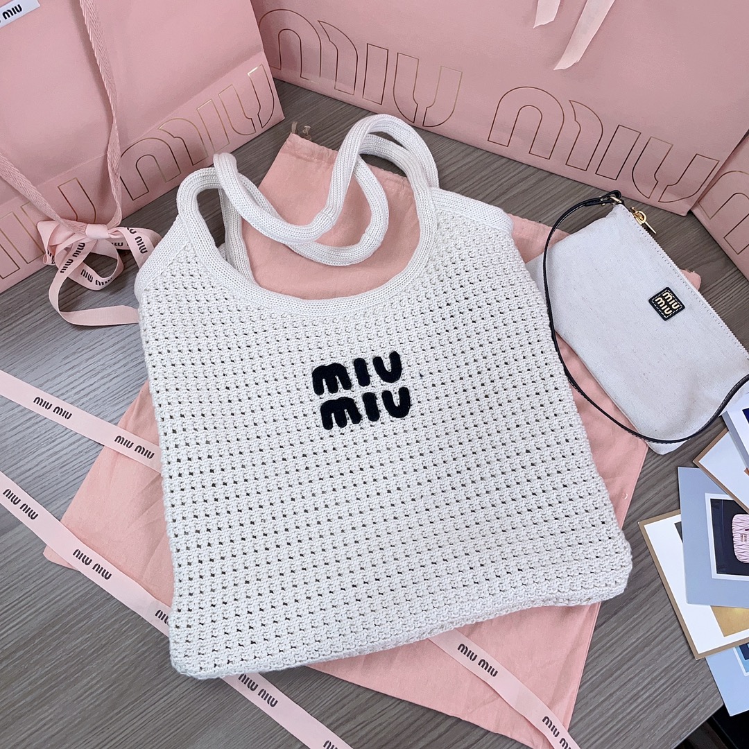 [TOP] Miu Miu Hollow Knit Tote Bag 35x40cm - White